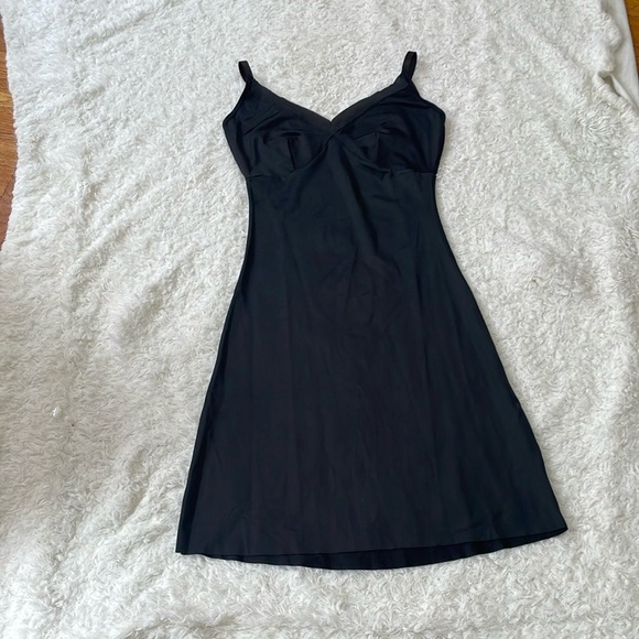 SPANX Black Chemise with V-Neckline and A-Line Silhouette - Picture 1 of 8